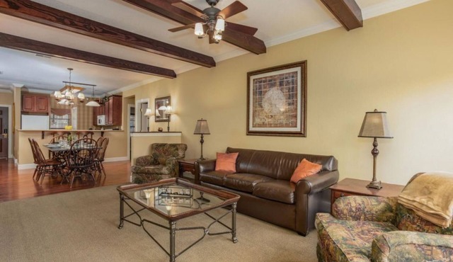 Stylish 2BR Hideaway at Great Rock Resort