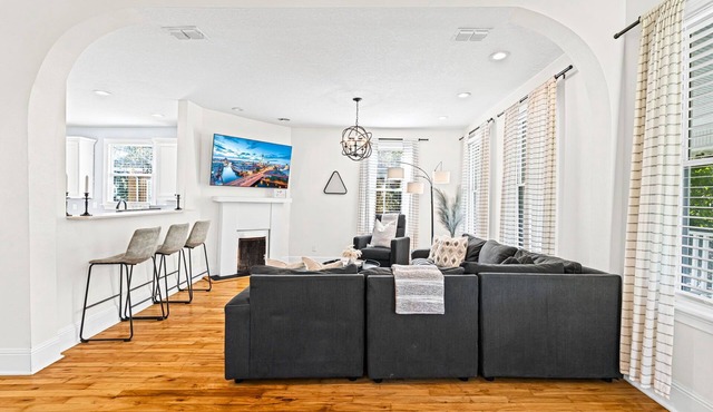 Stylish 2BR in Historic Home | Walk to Events