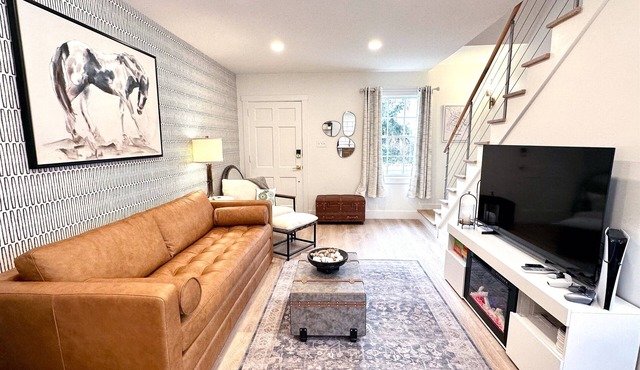 Stylish 2BR in Historic Leesburg | Patio, Fire Pit, Parking + Walk Everywhere
