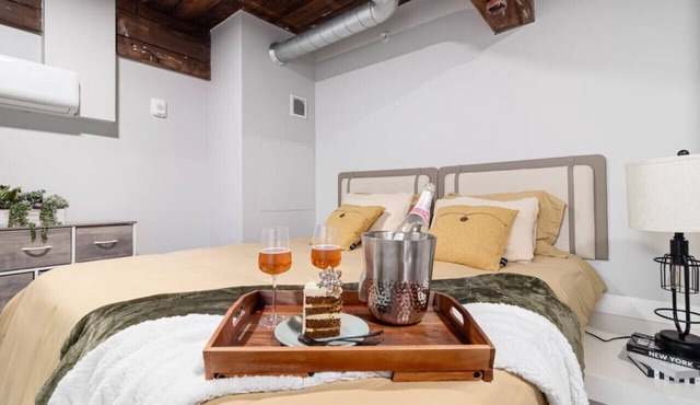 Stylish 2BR Near Brown, Dining, Nurses, Hospital