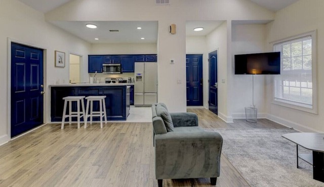 Stylish 2BR on Sylvan