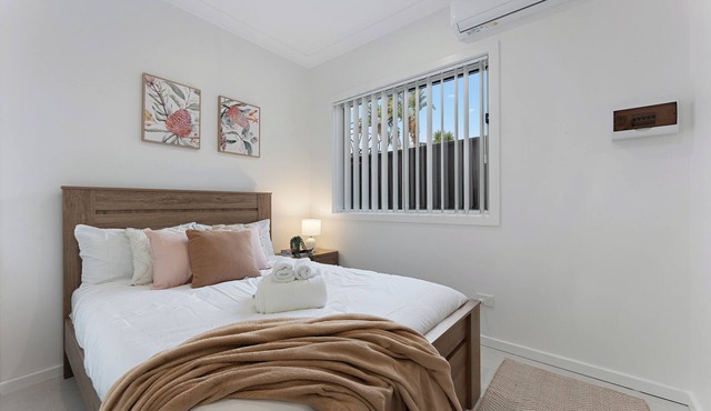 Stylish 2BR Retreat | Walk to Dining & Transport