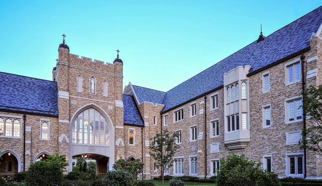 Stylish 2BR w/ Free WiFi, Resort Pool, Mini-Golf & 4 Miles to Notre Dame