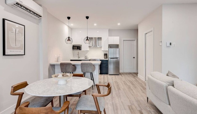 Stylish 2BR - with rooftop terrace Plaza St-Hubert