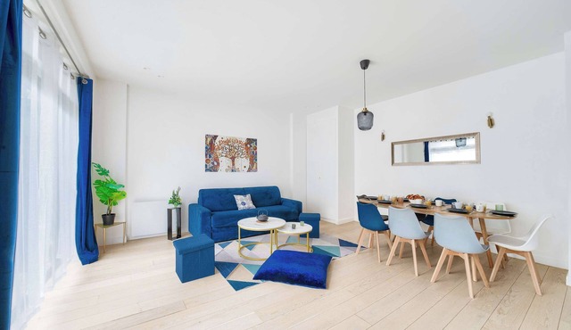 Stylish 3 bdr & Garden Oasis on the Edge of Paris