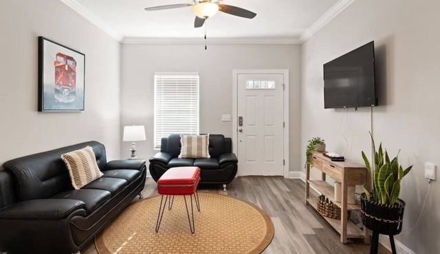 🤩Stylish 🔥3 bdrm ✅ Garage ⚡️Wi-Fi 👍Gated Community🌟