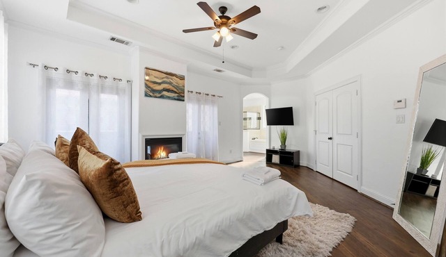 Stylish 3-BDRM Home/Near DT/Walk to Bars & Shops