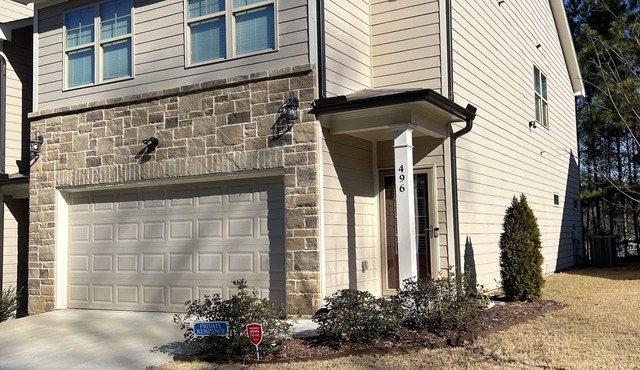 Stylish 3 Bdrm minutes from Atlanta Airport