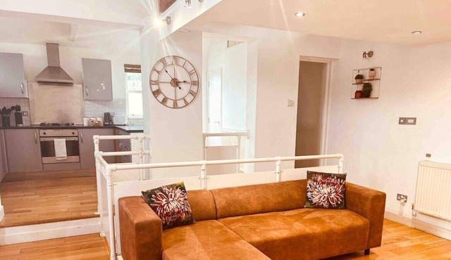 Stylish 3 Bed House in London