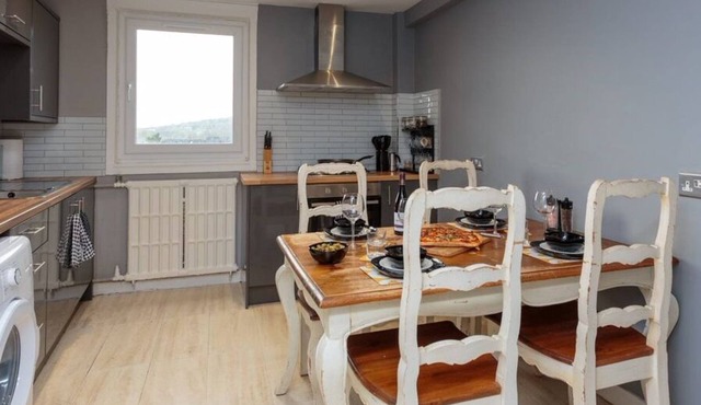 Stylish 3 Bedroom Apartment, Edinburgh