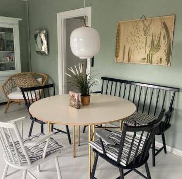 Stylish 3- bedroom Home with Garden & Terrace- Sleeps up to 6 guests