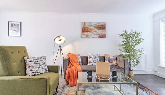 Stylish 3 Bedroom House Basildon