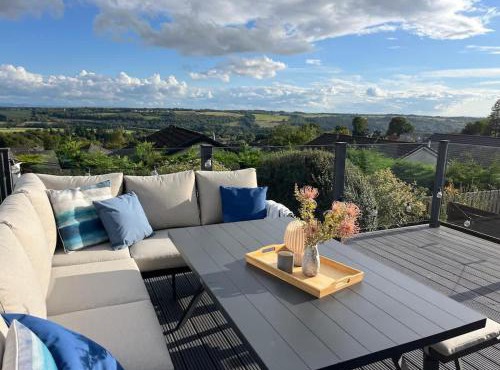 Stylish 3 Bedroom with Balcony and Amazing View