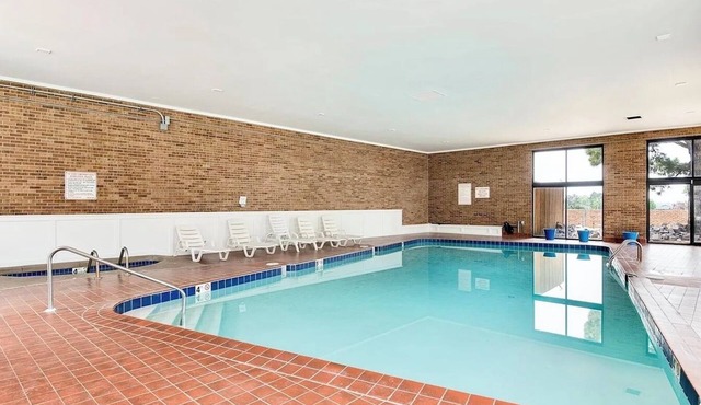 Stylish 3 BR/3 BA Townhome-Pool, Hot Tub, Tennis