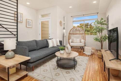 Stylish 3 BR Capitol Hill Home With 96 Walk Score