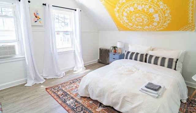 Stylish 3 BR Home Near NYC Transit & Large Patio!