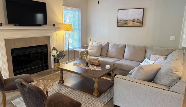 Stylish 3 BR home in Downtown Lexington