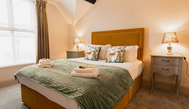 Stylish 3 BR home nr Chester - Perfect for groups