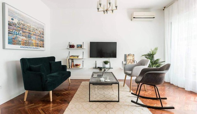 Stylish 3 BR With Private Terrace In City Center