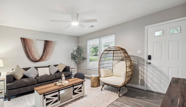 Stylish 3BD 2BA Rancher Near BWI, FT Meade, Live Casino, Baltimore!