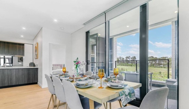 Stylish 3bedroom apartment in Rouse Hill