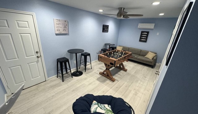 Stylish 3BR/2BA Home + Game Room, Walk to Kemah Boardwalk! Golf Cart Available