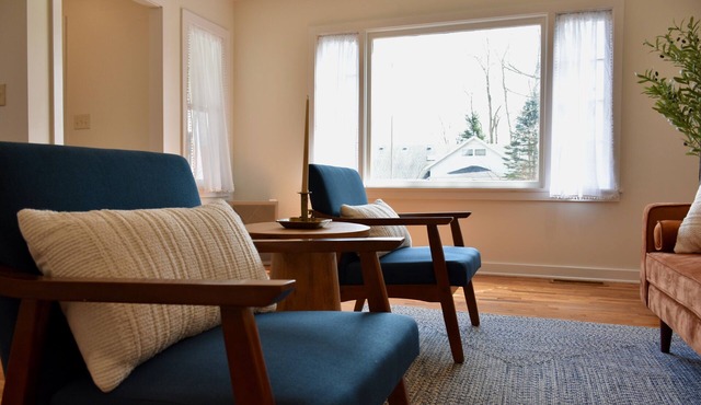 Stylish 3BR/2BA Retreat w/AC – Steps to All-Star Village, Sleeps 7 w/Large Den