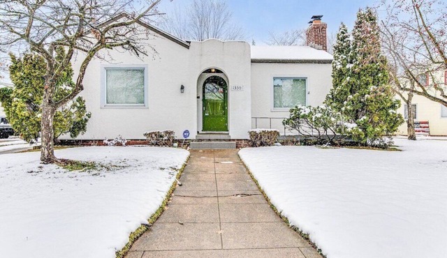 Stylish 3br Cozy Home 10min Drive from ND!