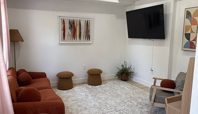 Stylish 3BR Duplex in Montclair