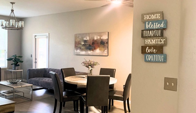 Stylish 3BR Gated Retreat Near MCO - Pool - Walk to Dining & Shops - 2 Masters