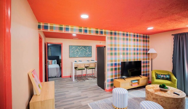 Stylish 3BR Getaway Near Downtown & Restaurants