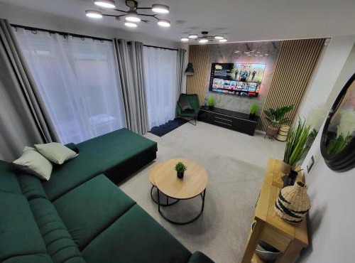 Stylish 3BR home in Uphall near Edi airport