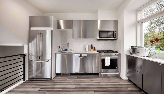 Stylish 3BR Home Near Swedish Hospital & Downtown