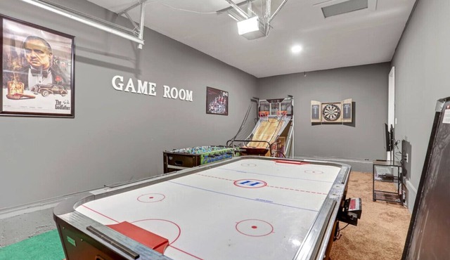 Stylish 3BR Home | Game Room & 2 King Beds in KC