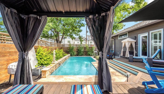 Stylish 3BR Near Downtown Houston w/Private Pool – The Rusk House