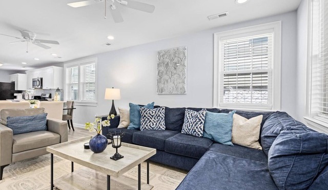 Stylish 3BR - OC Gardens w/Patio & Parking