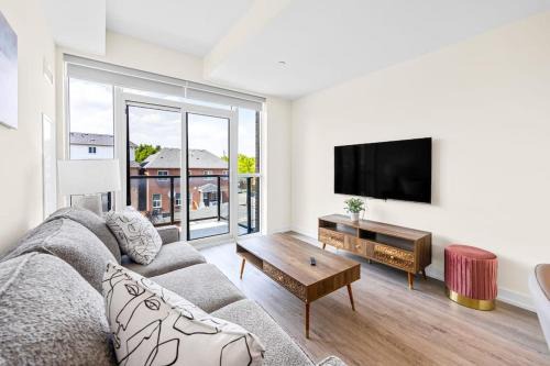 Stylish 3BR Penthouse with Stunning City Views
