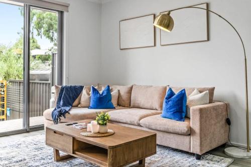 Stylish 3BR Stay Close to Tea Tree Plaza