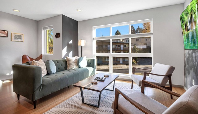 Stylish 3BR Townhouse Just Minutes from Downtown!