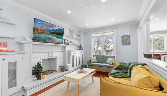 Stylish 3BR Whitby Home in Prime Location