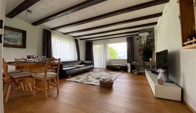 Stylish 4 1/2-room garden/holiday apartment with lots of privacy