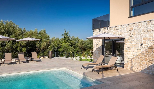 Stylish 4 BD villa with pool