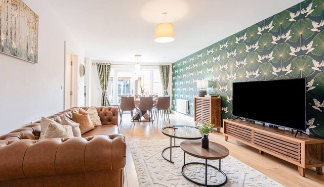 Stylish 4-Bed House in Manchester