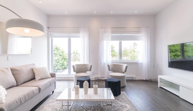 Stylish 4-Bedroom Condo with Private Deck & Hot Tub!
