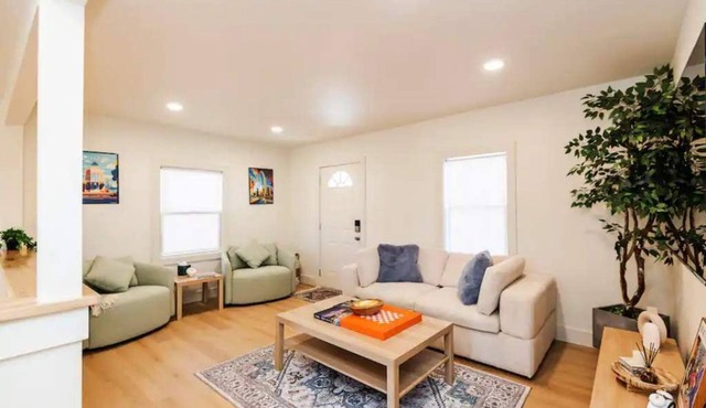 Stylish 4 Bedroom Family Home Long stays welcome