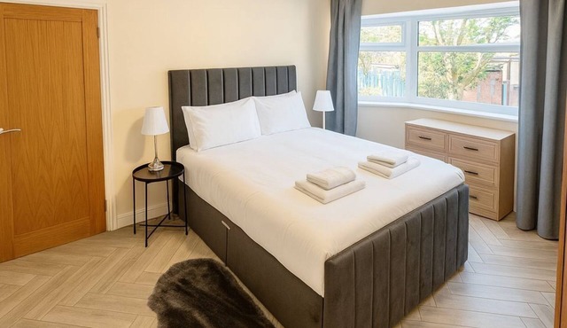 Stylish 4-Bedroom Home in Prestwich