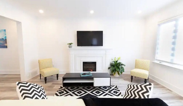 Stylish 4 Bedroom Home located by Bathurst St & Wilson Ave