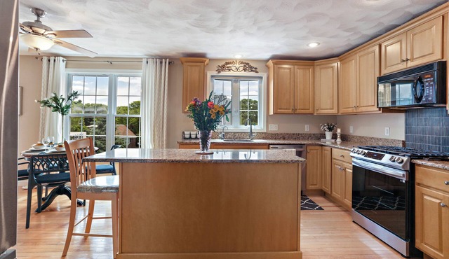 Stylish 4-bedroom house, dedicated office, master suite in a cul-de-sac