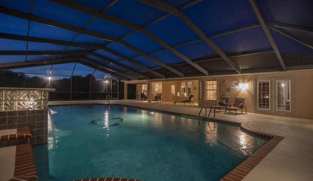 Stylish 4-bedroom Villa with Heated Pool