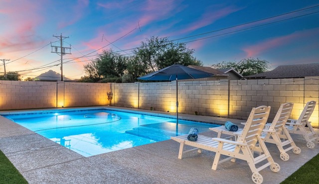 Stylish 4 BR/3BA Old Town Scottsdale Home - New Pool, Hot Tub & Modern Amenities